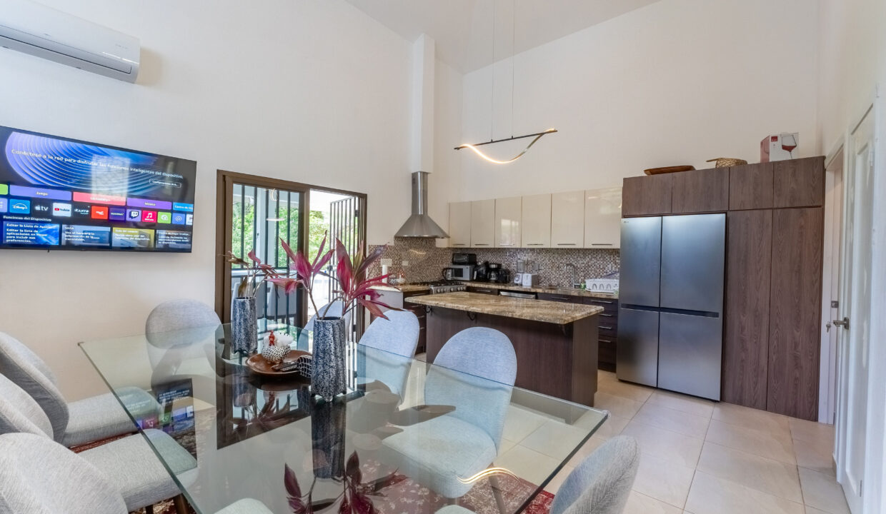 Two-story house for sale in el valle