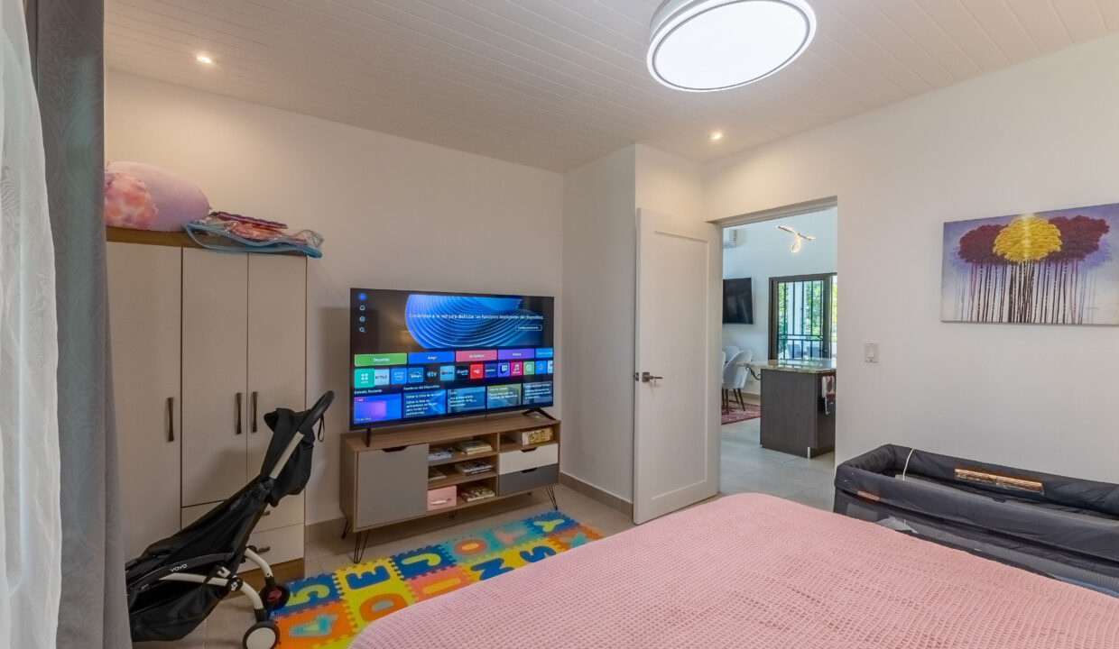 Two-story house for sale in el valle
