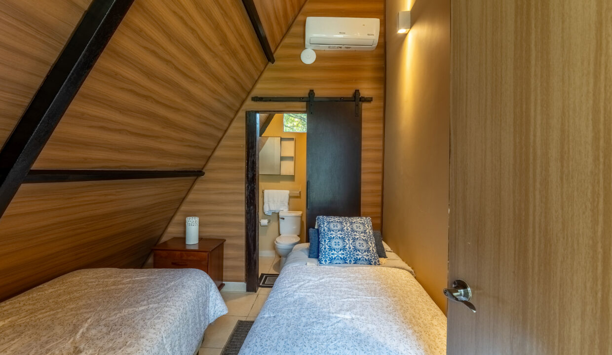 Two-story house for sale in el valle