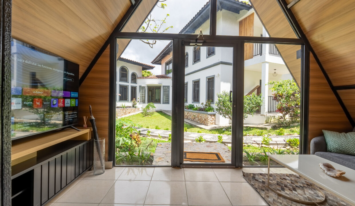 Two-story house for sale in el valle