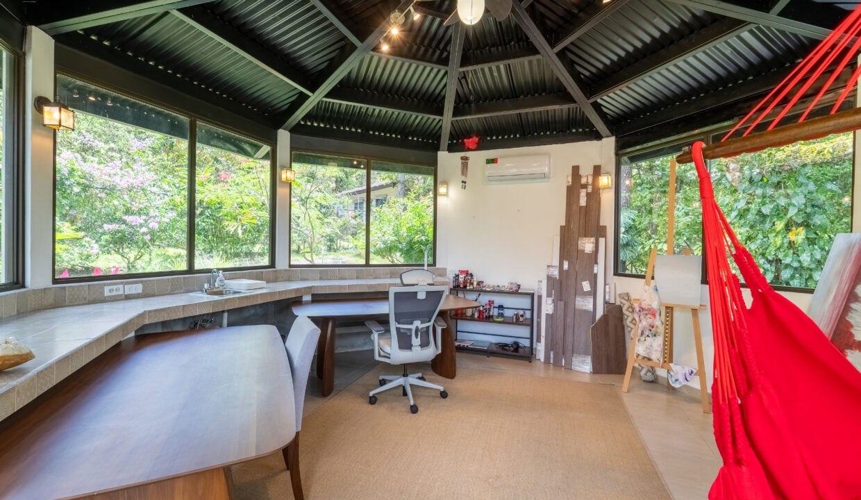 Two-story house for sale in el valle