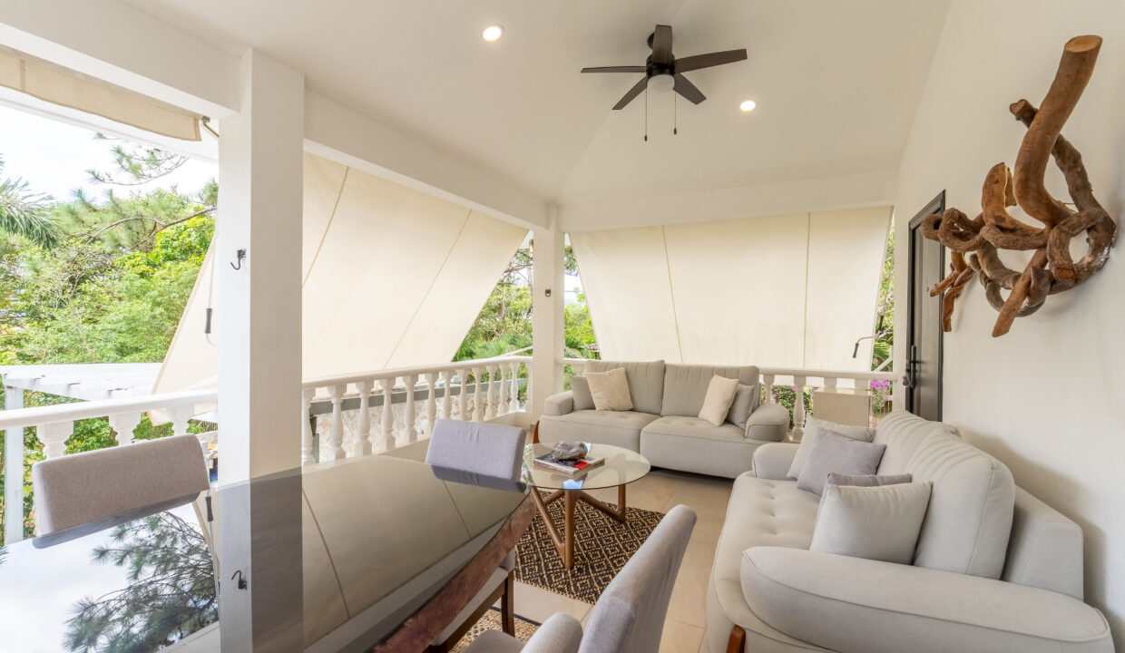 Two-story house for sale in el valle