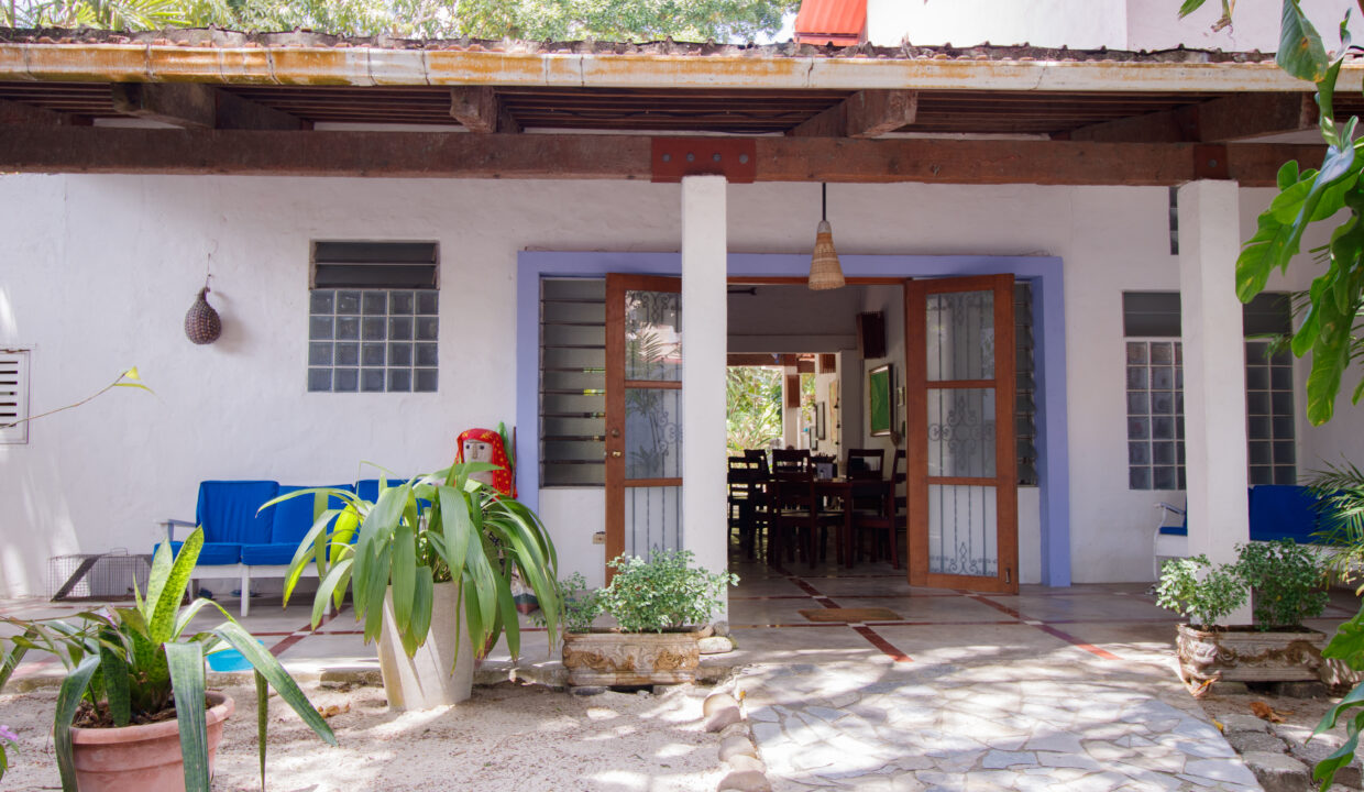 House in Farallon TOGO(2)