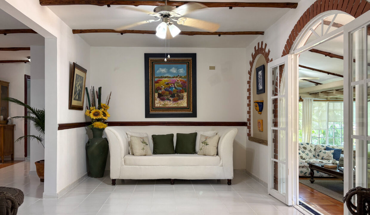 Large Family home For sale in Coronado Golf-16