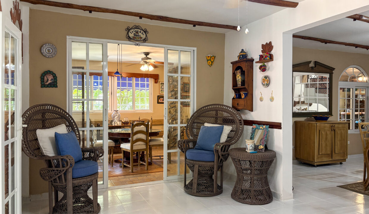 Large Family home For sale in Coronado Golf-17