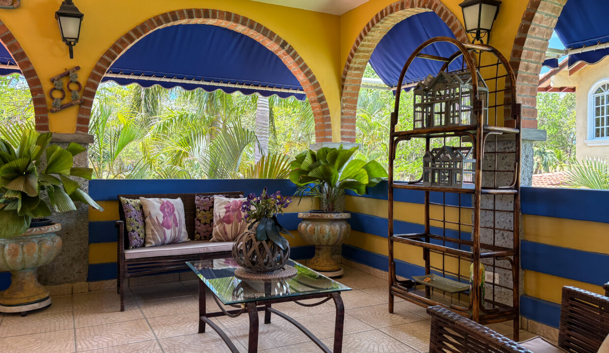 Large Family home For sale in Coronado Golf-26