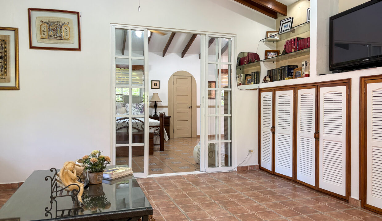 Large Family home For sale in Coronado Golf-28