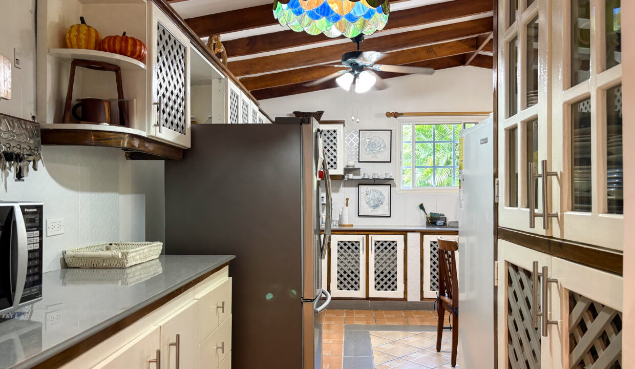 Large Family home For sale in Coronado Golf-32