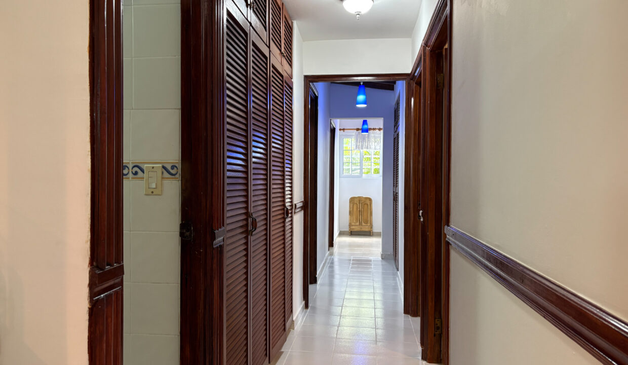 Large Family home For sale in Coronado Golf-36