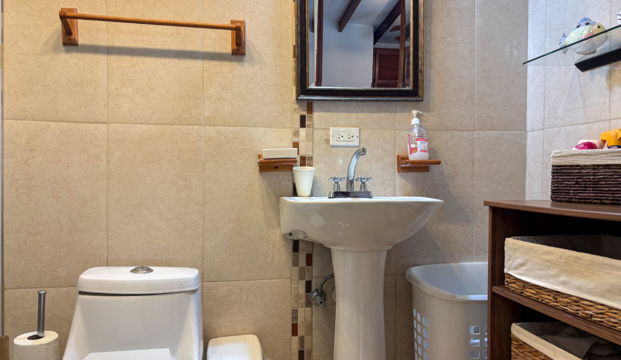 Large Family home For sale in Coronado Golf-40