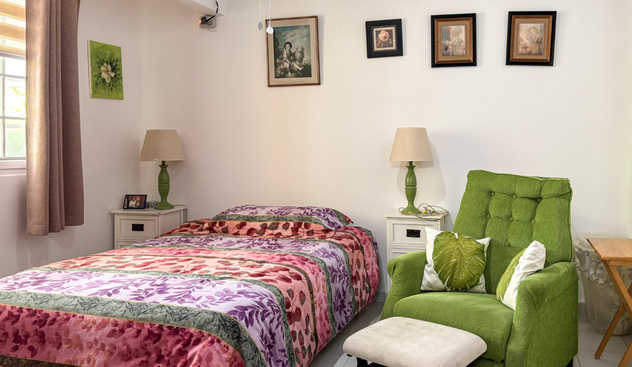 Large Family home For sale in Coronado Golf-43