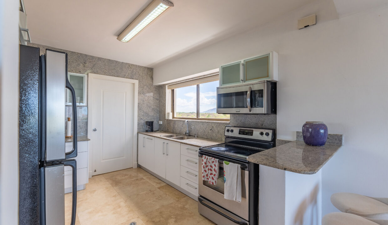 Spacious three-bedroom property for sale in Punta Barco Resort.