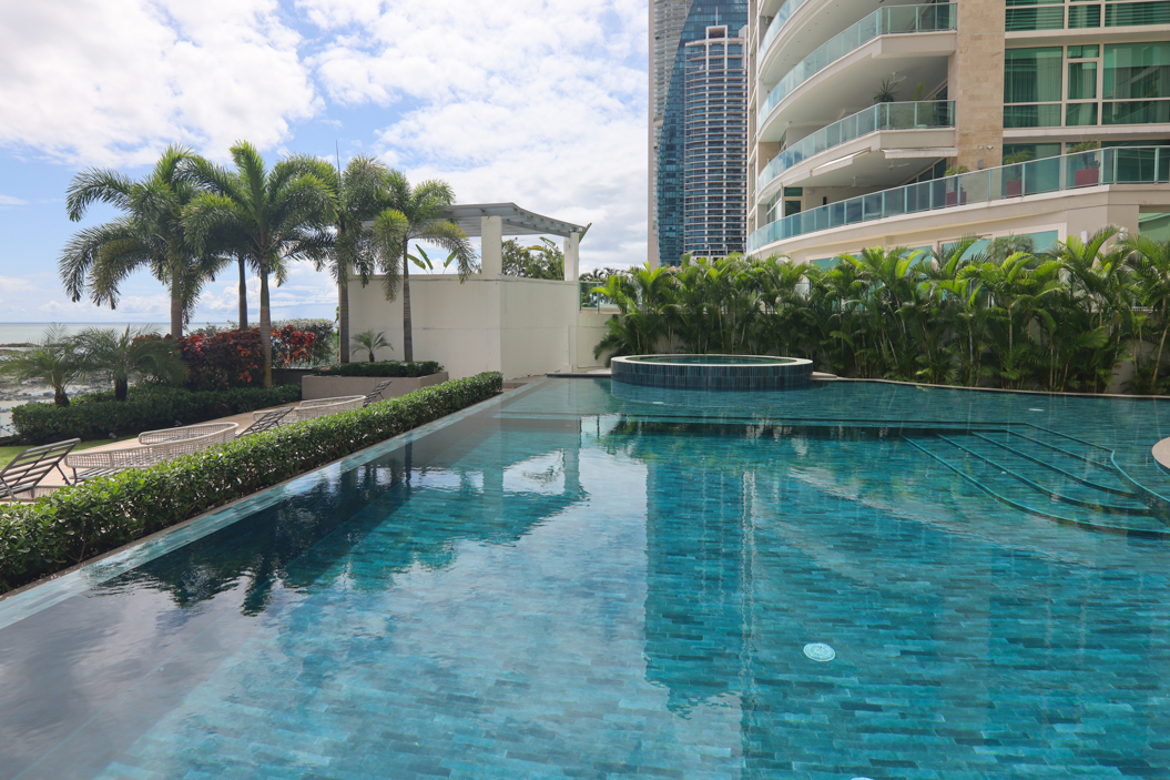 Image of swimming pool in Pacific Point 400