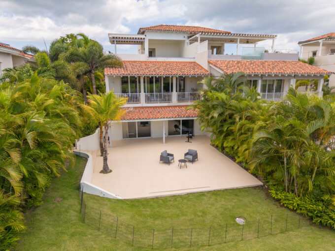 Image of the outside of this Three-story Buenaventura Townhouse for sale