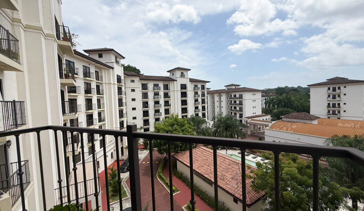 Embassy Village Clayton Panama condo for sale (26)
