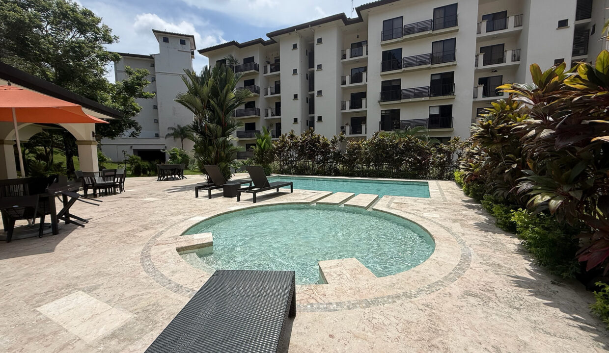 Embassy Village Clayton Panama condo for sale (38)