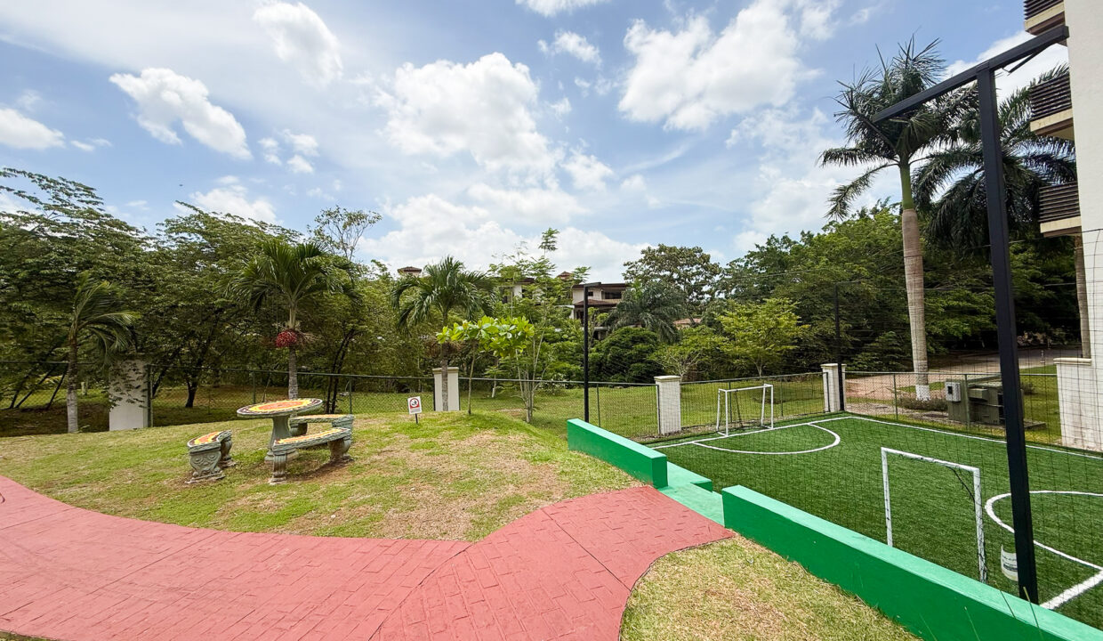 Embassy Village Clayton Panama condo for sale (41)