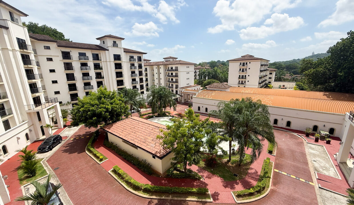 Embassy Village Clayton Panama condo for sale (7)