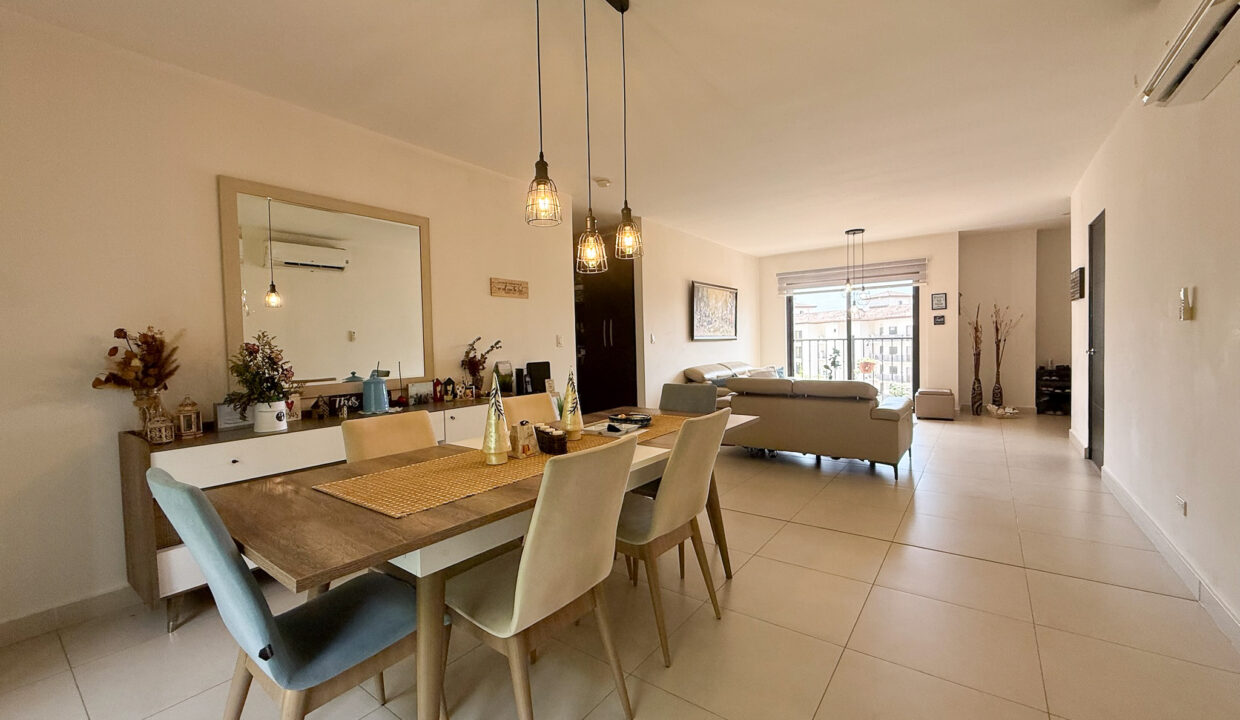 Embassy Village Clayton Panama condo for sale (9)