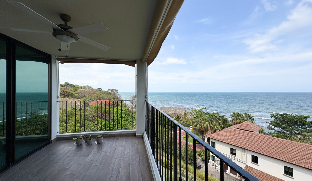 Ensenada Panama condo for rent
