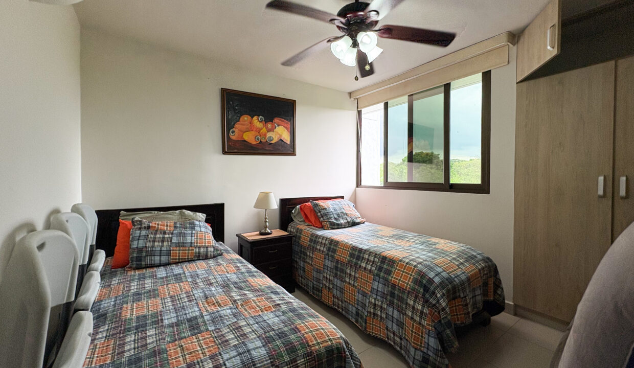 Ensenada Panama condo for rent