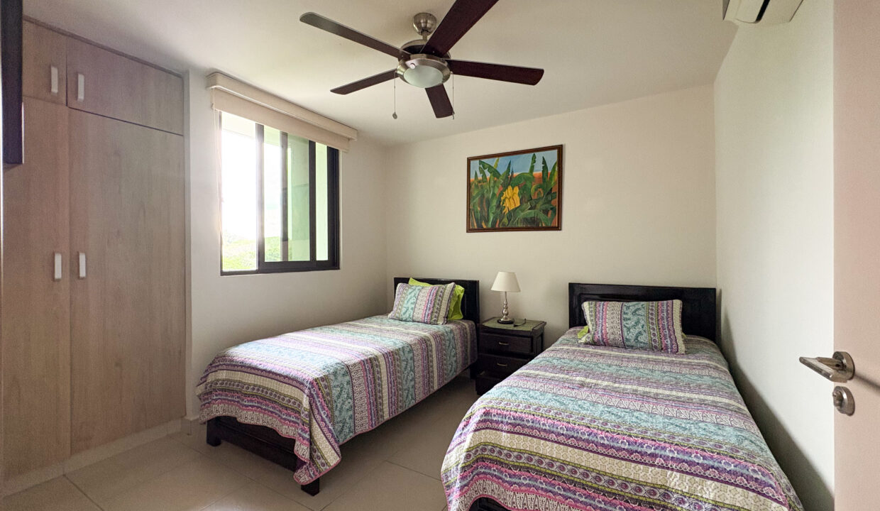 Ensenada Panama condo for rent