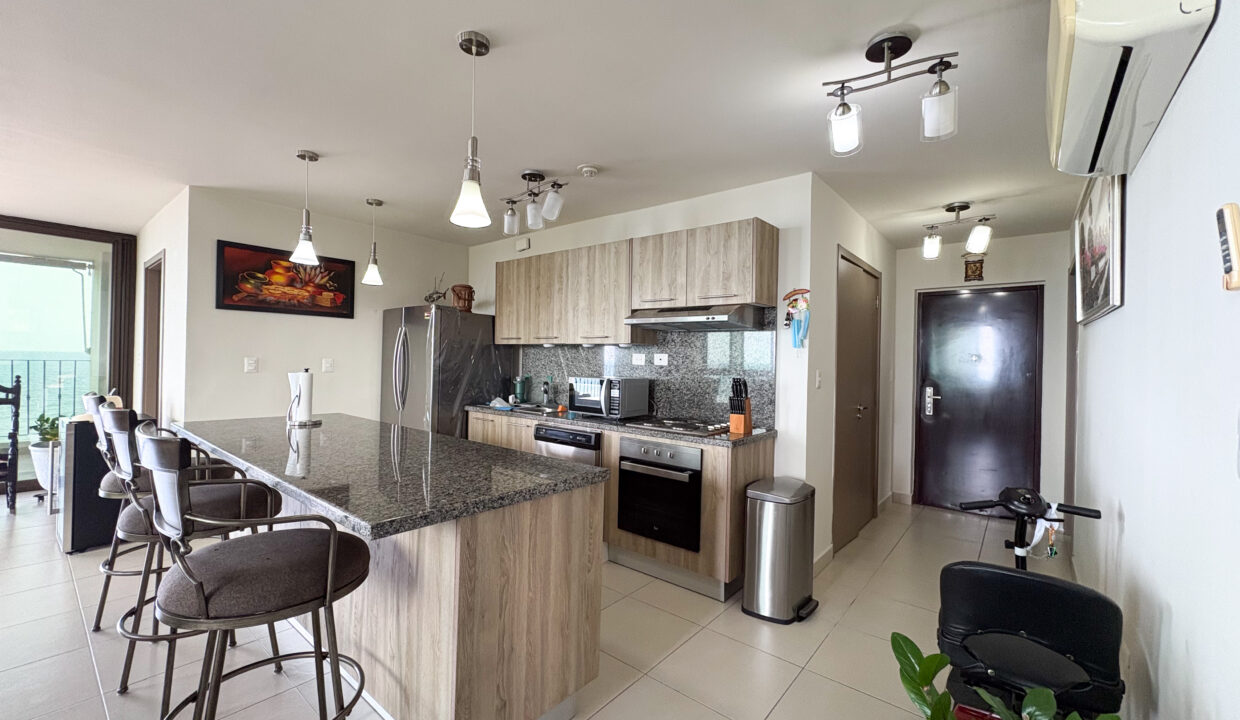 Ensenada Panama condo for rent
