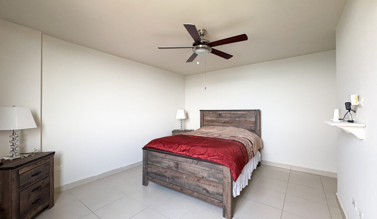 Ensenada Panama condo for rent