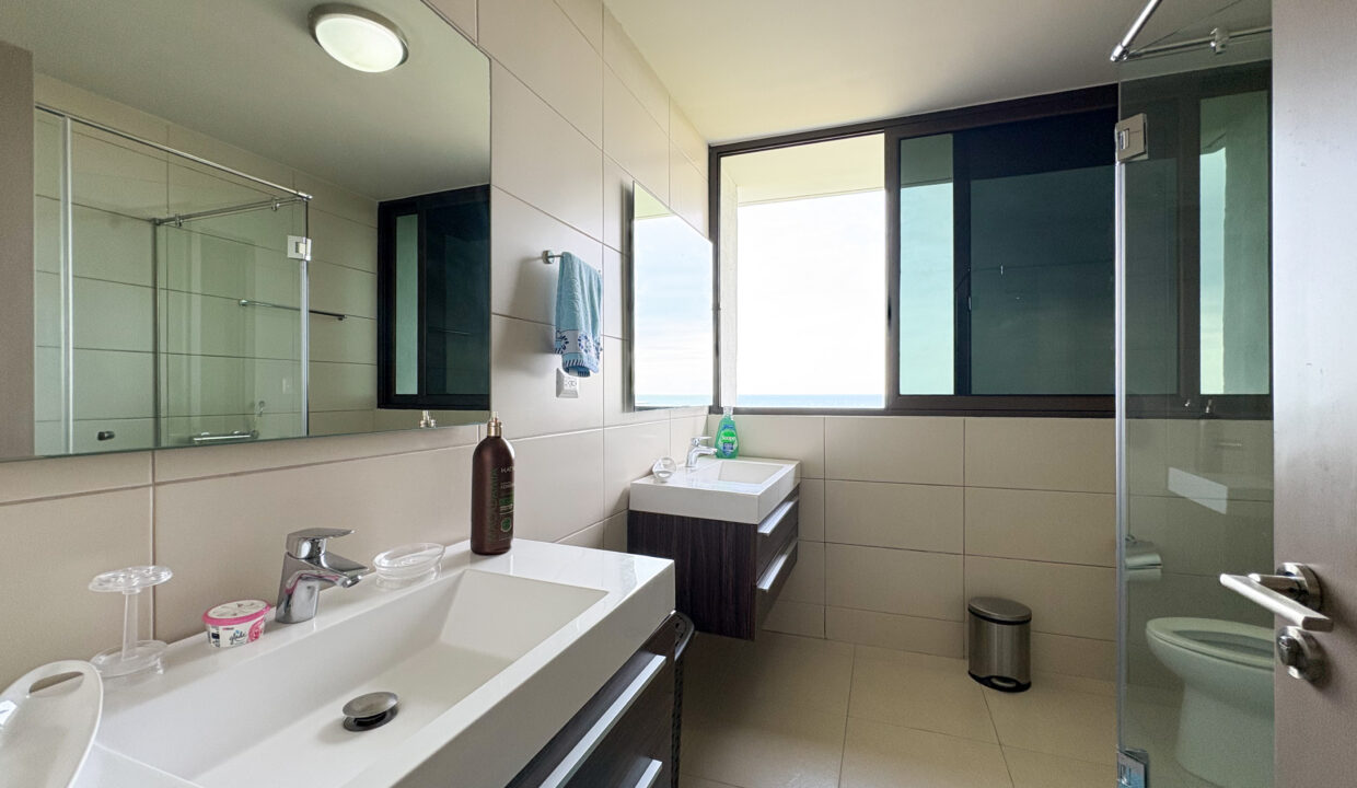 Ensenada Panama condo for rent