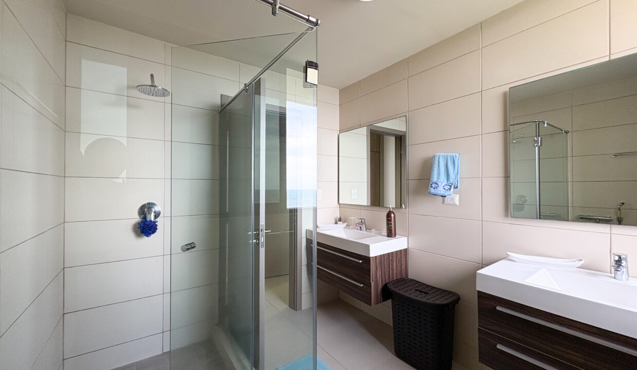 Ensenada Panama condo for rent