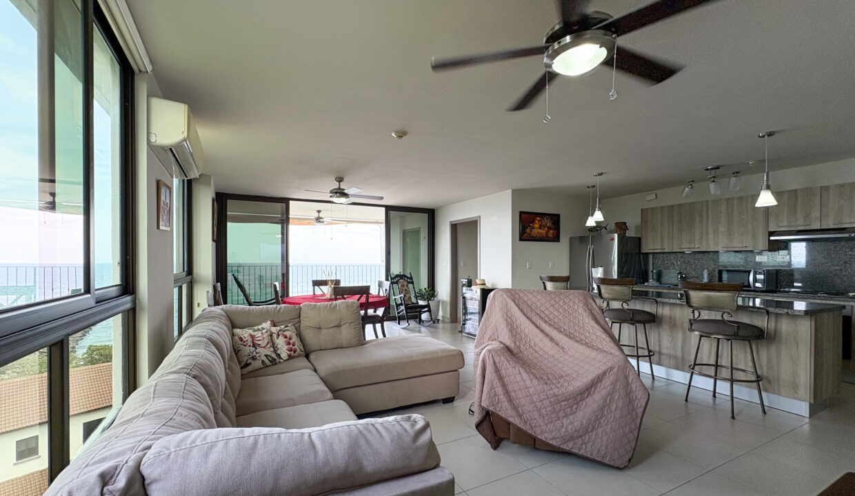 Ensenada Panama condo for rent