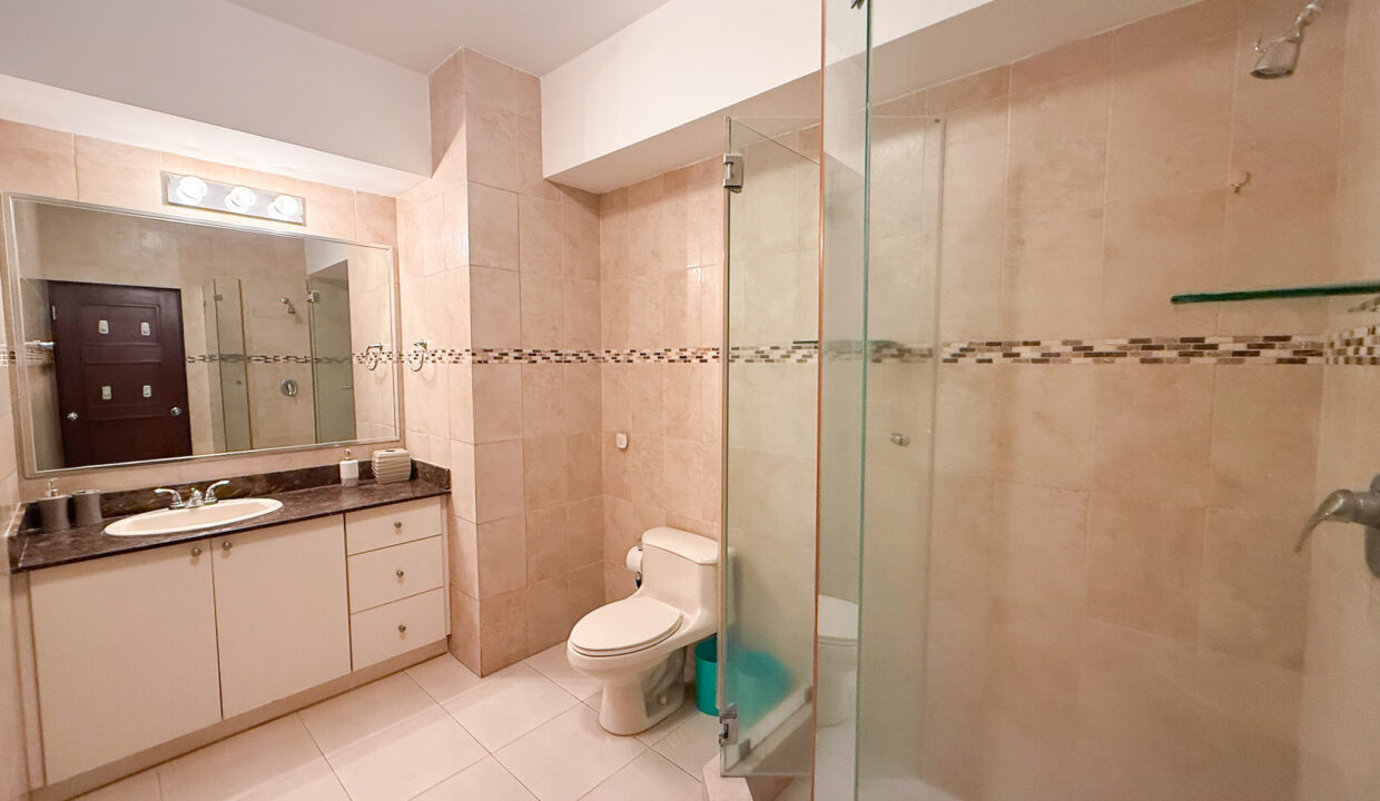 Grand Bay Avenida Balboa Panama condo for rent (1)
