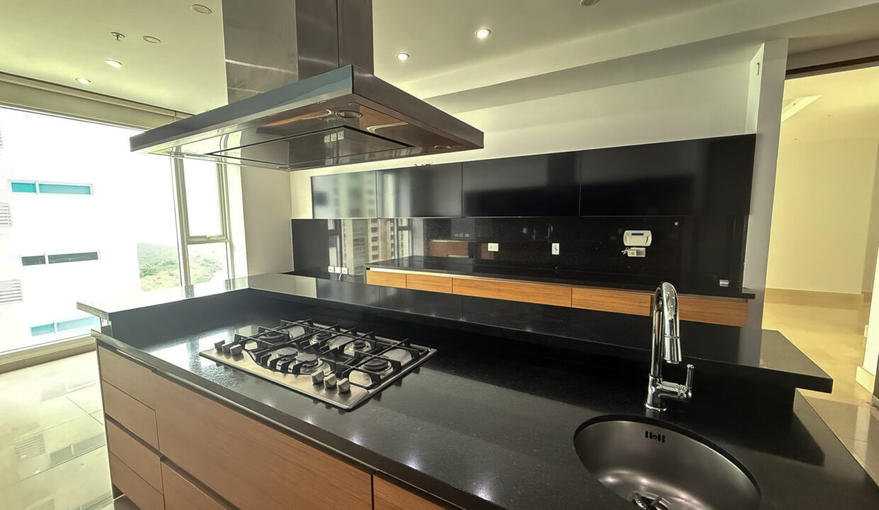 Marea Costa del Este Panama condo for sale(1)