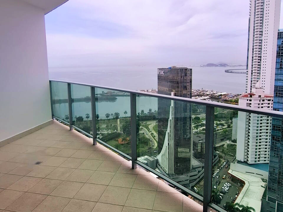 two-bedroom-condo-for-rent-allure-avenida-balboa-4