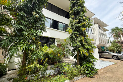 Image of the outside of this home for sale in Punta Paitilla