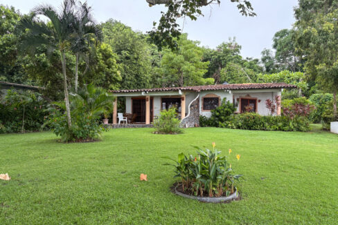 Outside of this home for rent in Palmar